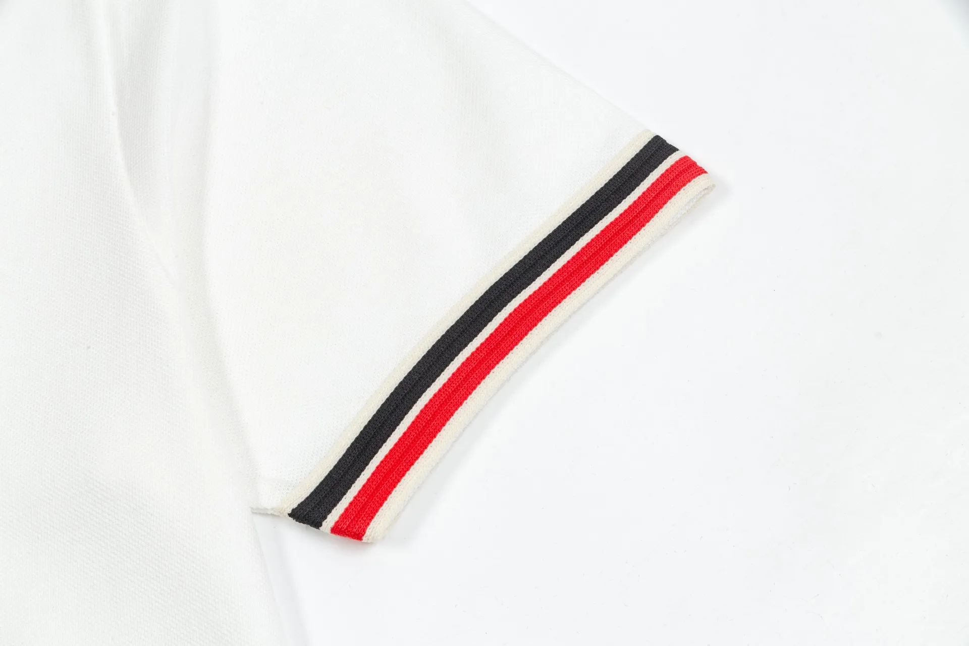 ： MONCLER ： ：230 ：Black White Blue Size：M-XXL Classic logo Polo ， Classic 。 ， ， 。 • • • ， •